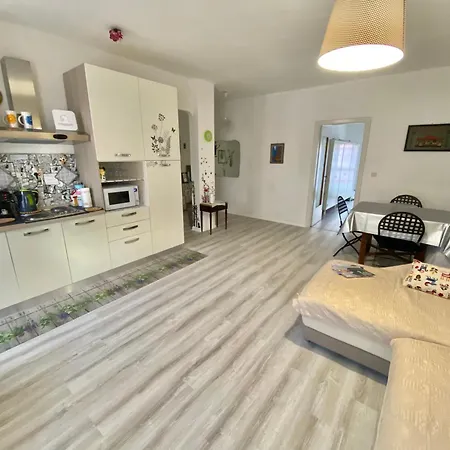 Appartamento Lella Zona Terme Centro E Vicino Habilita-villa Igea